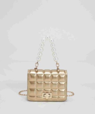 Minibolso cuadrado con solapa de cadena y decoración de perla de imitación en relieve cuadrado metálico (rg2205283029716103)