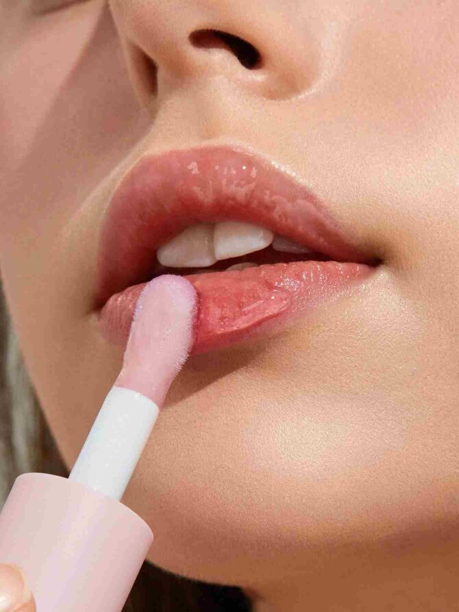 SHEGLAM - Jelly Wow AceIte Labial Hidratante - Berry Involved (sb2107236520210100) - Imagen 2