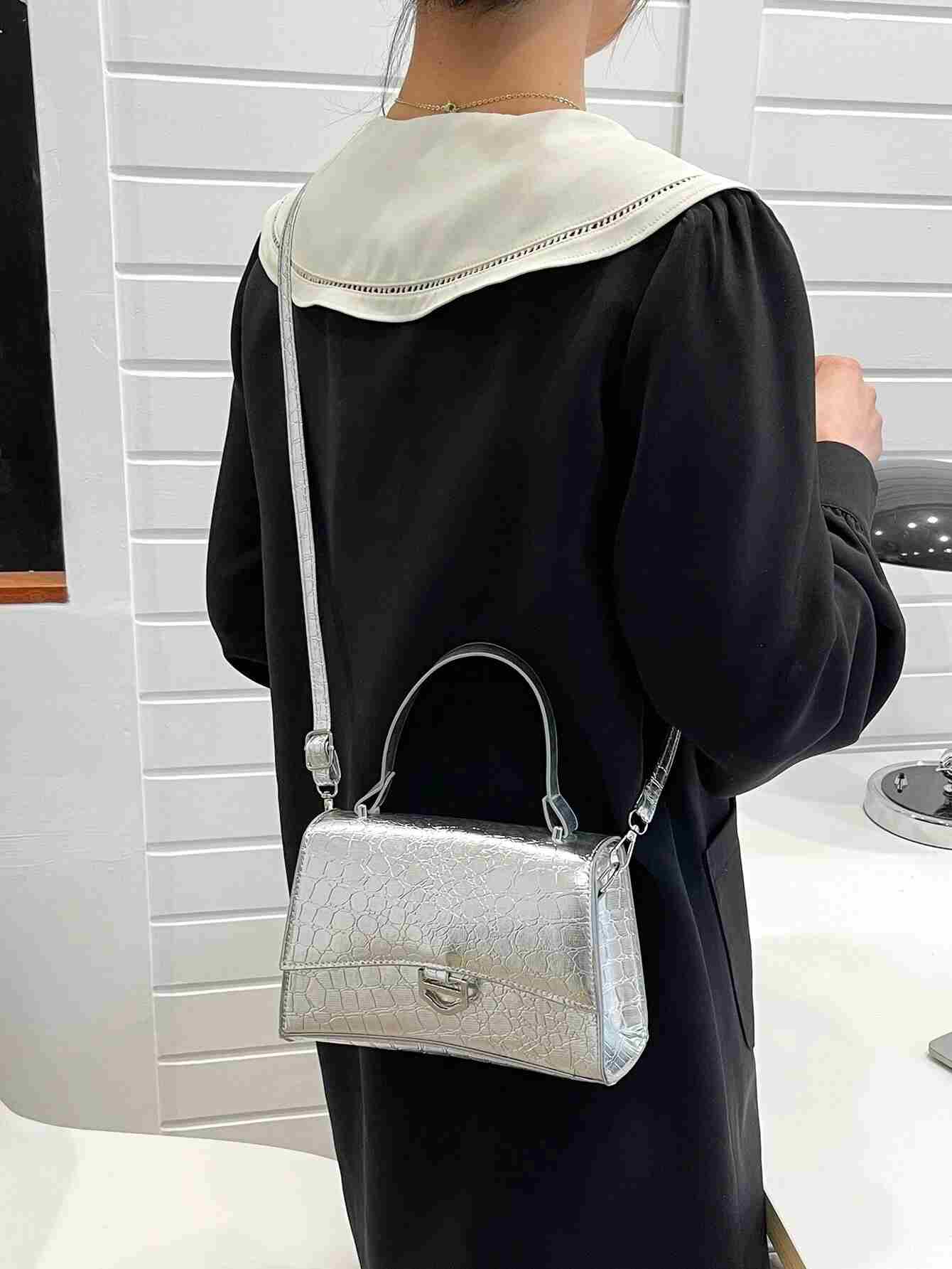 Bolso de color metálico con botón (sg2204092324836832) - Imagen 4