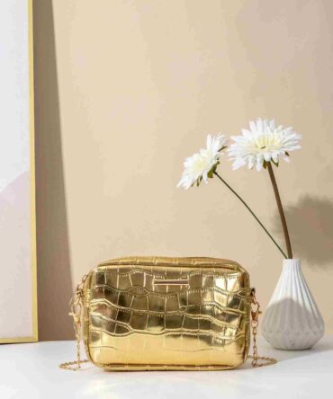 Bolso cuadrado de color metálico con relieve (sg2112303350047024)