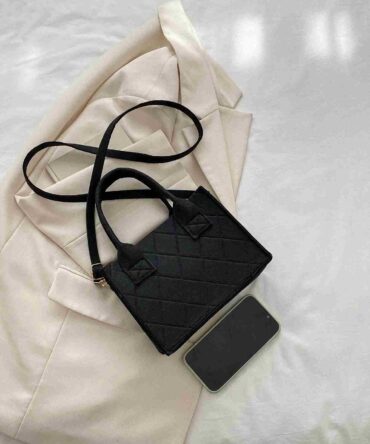 Bolso cuadrado guateado doble asa fieltro (sg2210084083386713)