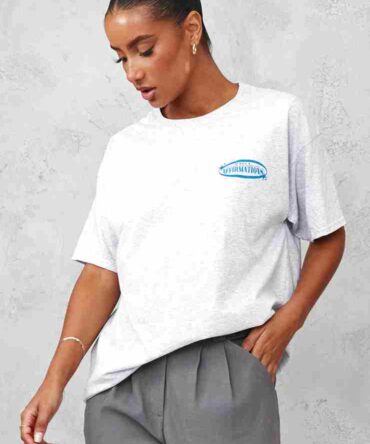 Camiseta gris ceniza con estampado en la espalda (PLT0000007)