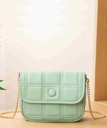 Bolso cuadrado con cadena y solapa acolchada (rg2211130089143182)