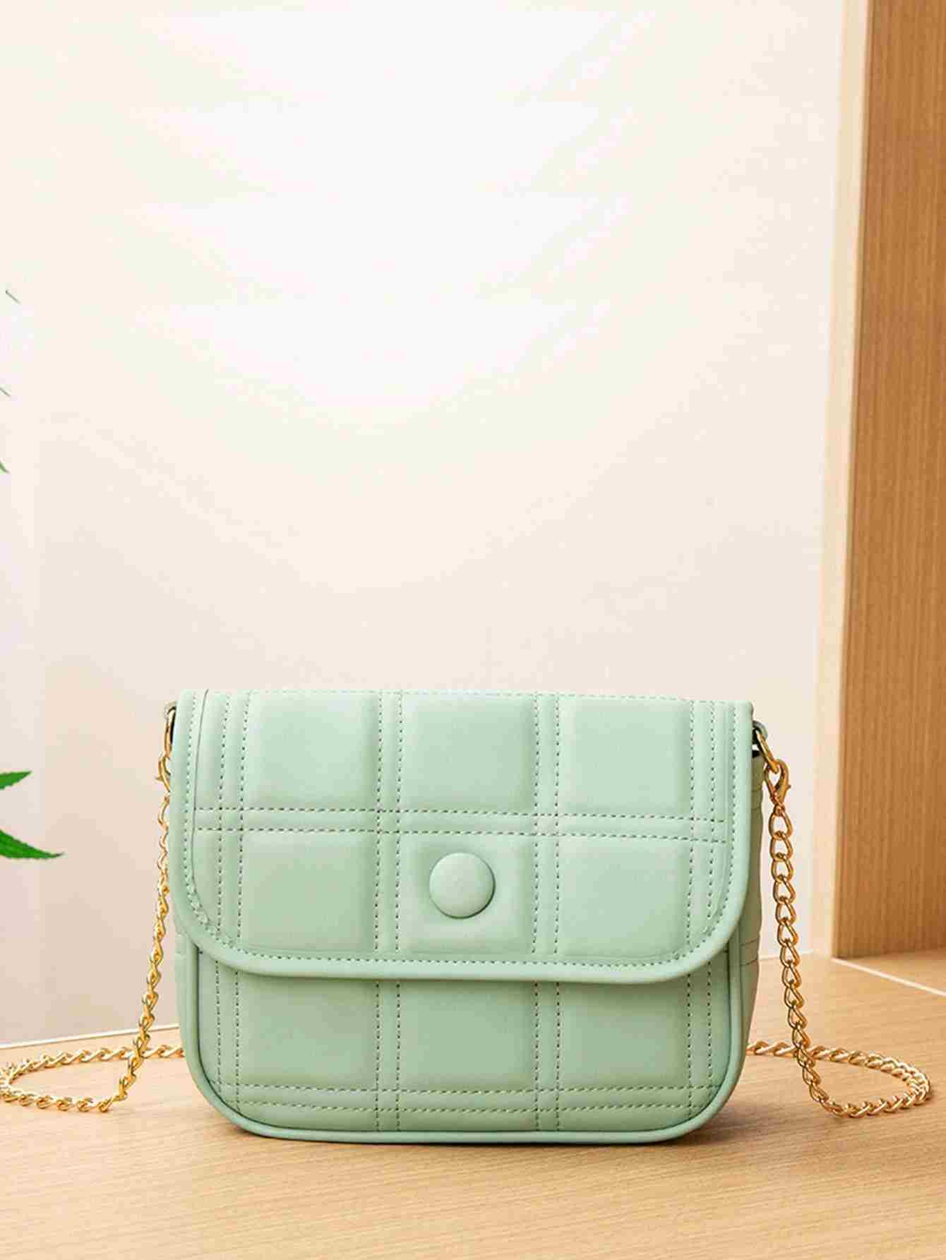 Bolso cuadrado con cadena y solapa acolchada (rg2211130089143182)