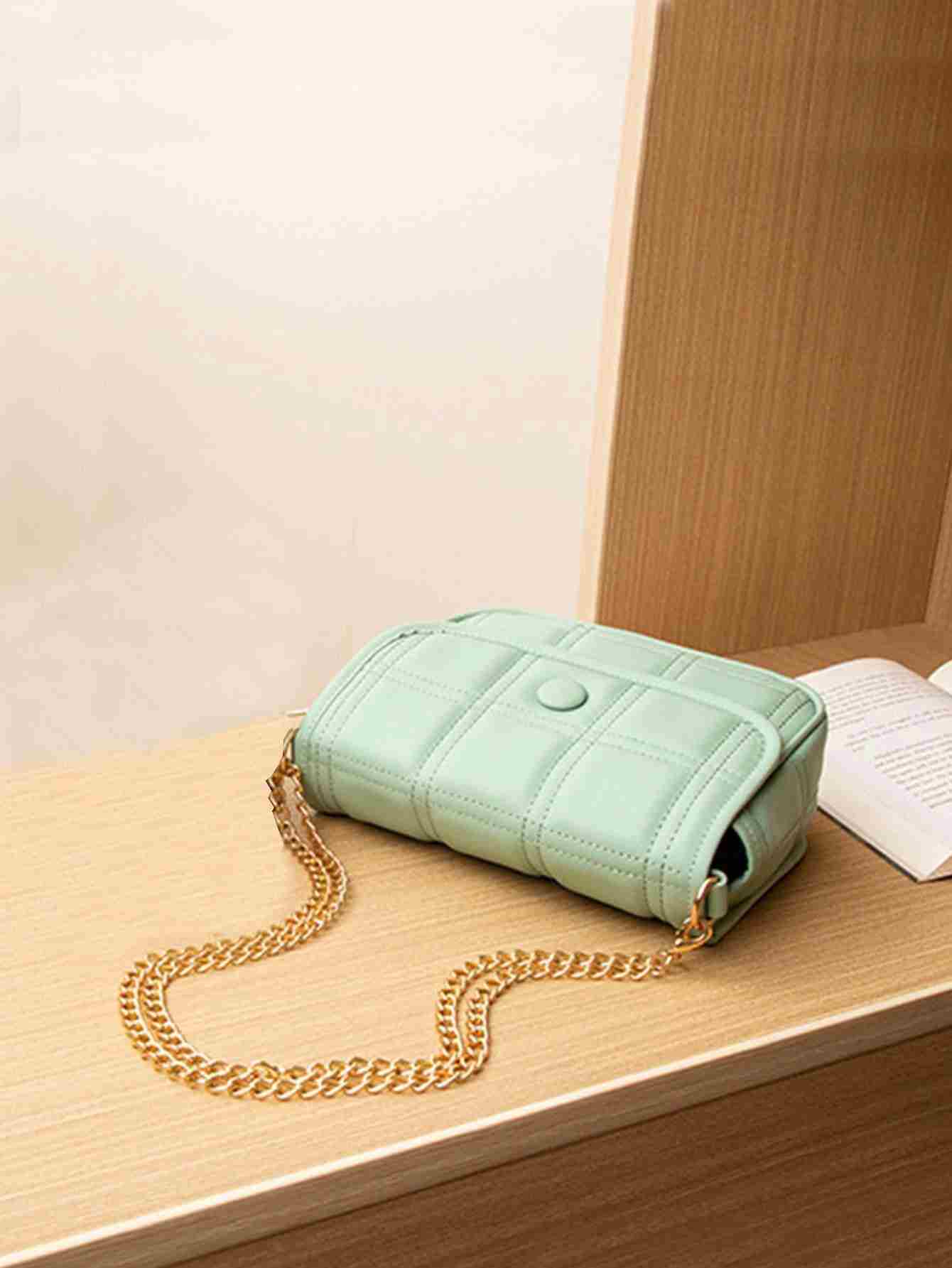 Bolso cuadrado con cadena y solapa acolchada (rg2211130089143182) - Imagen 4