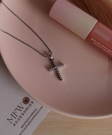 .Collar silver cruz (MFW0143-2)
