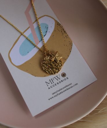 .Collar con medallon dorado (MFW0155-2)