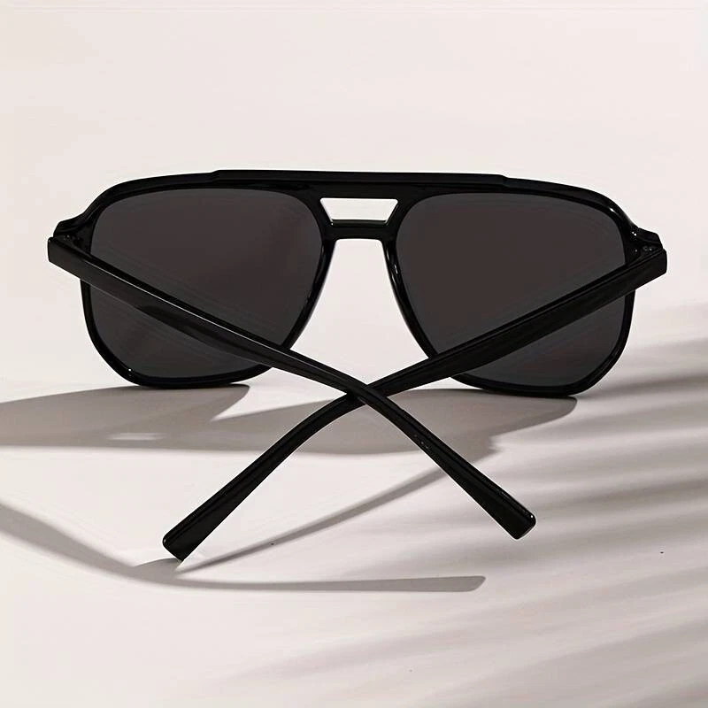 Lentes con marco negro y cristal negro (sc25060528930295195-1) - Imagen 3