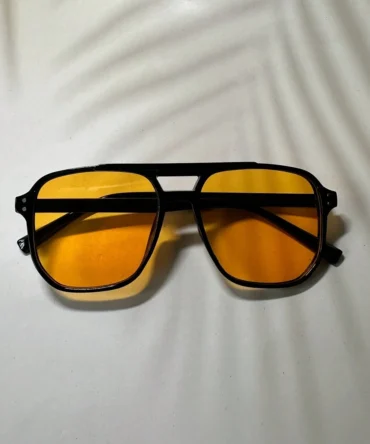 Lentes con marco negro y cristal naranja (sc25060528930295195-4)