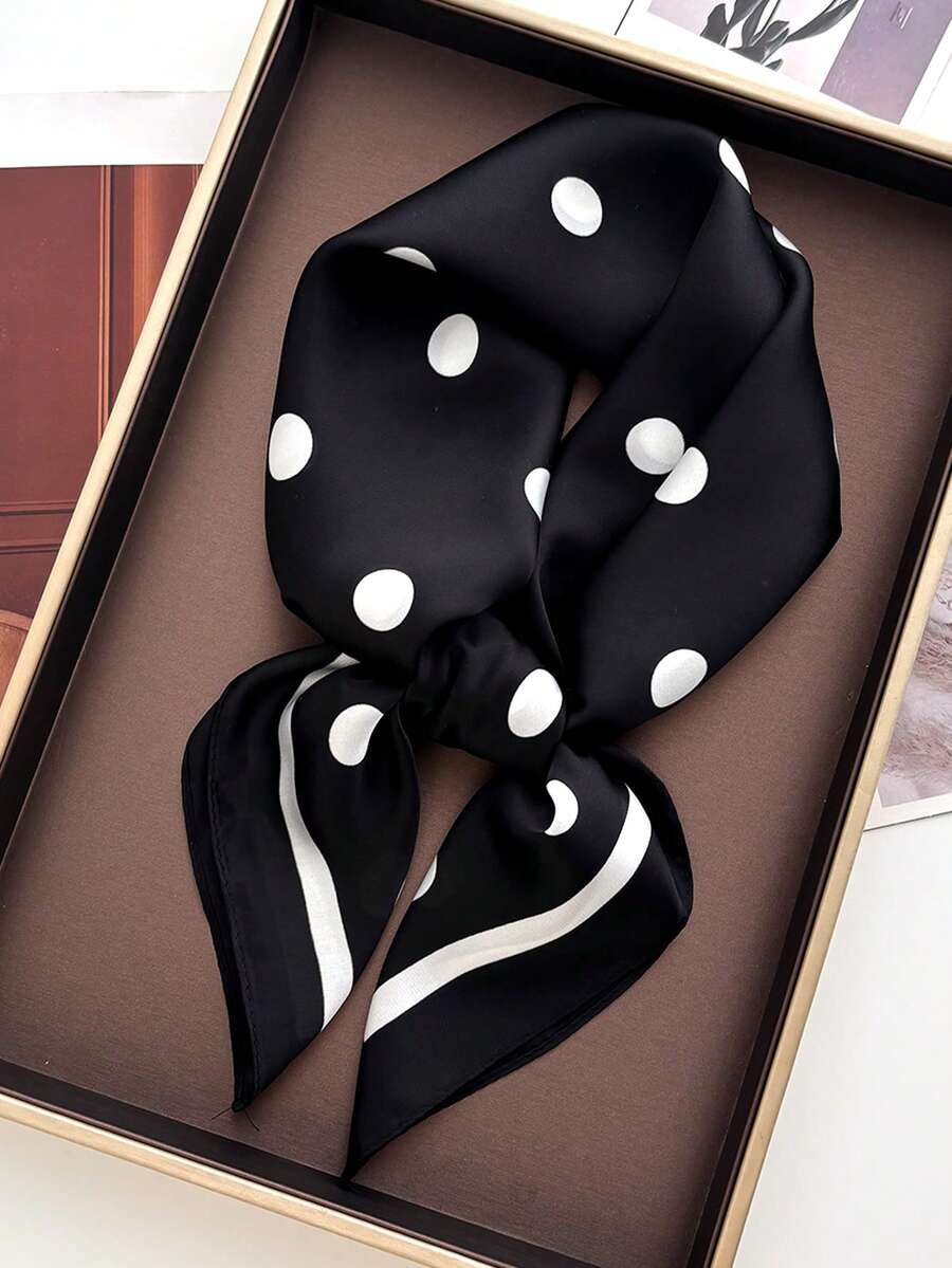 Pañuelo negro con puntos (sc25032553382921265)