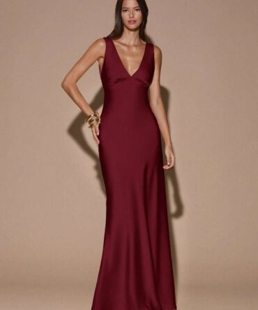 Vestido vino tinto satinado con escote profundo (sz25082984188028129)