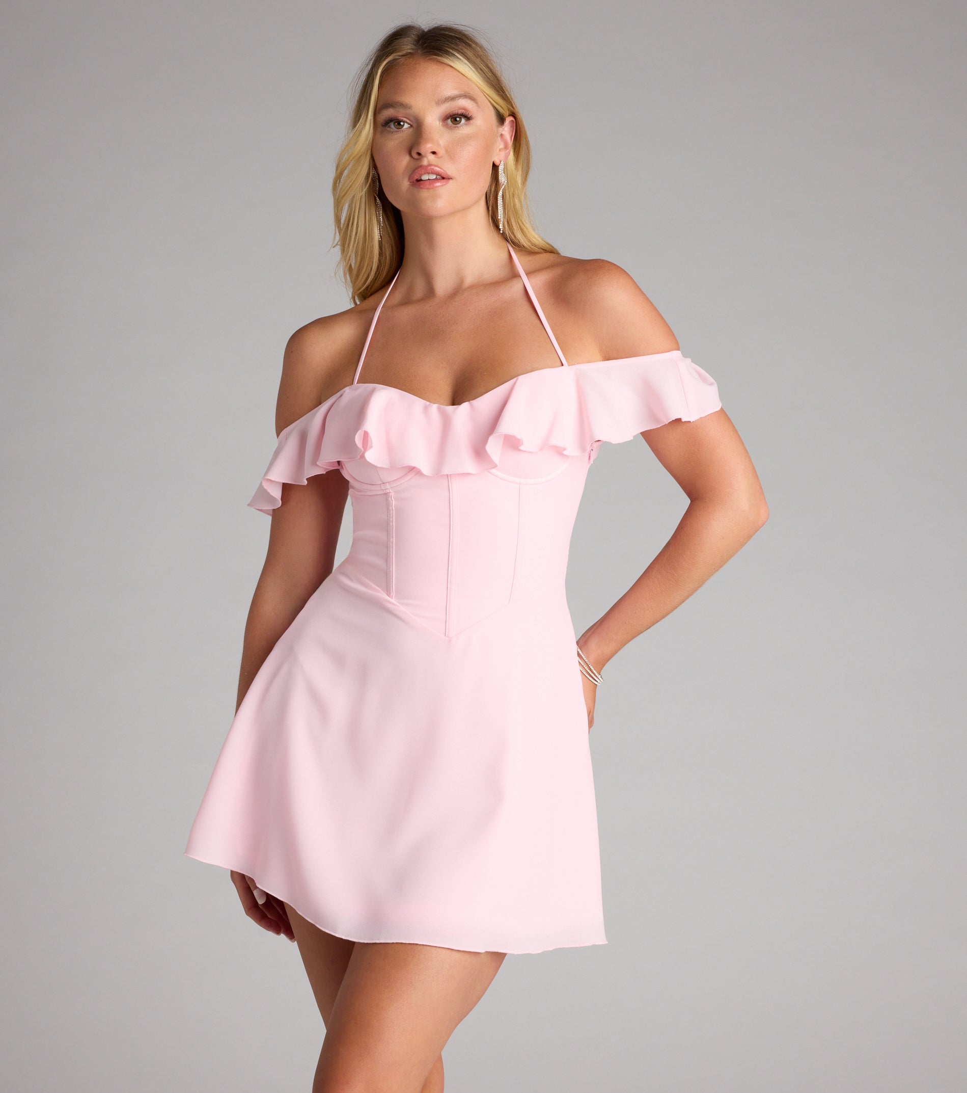 Vestido rosado con rufles y falda campana (wndsr9632)